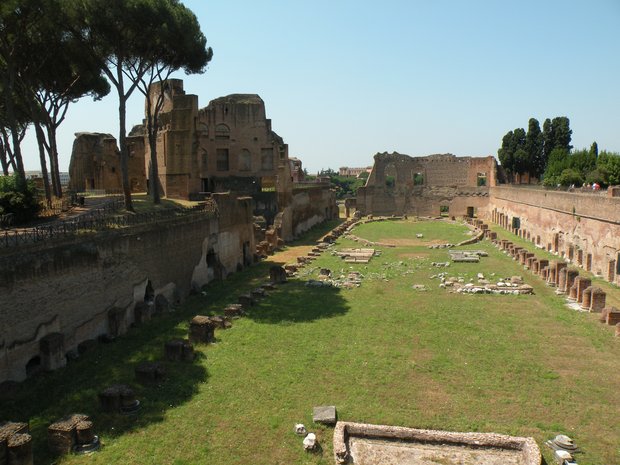  stade qui se trouvait au sein du Palais d'Auguste